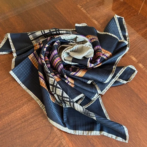 Elegant Multicolor striped Scarf silk hand, rolled ladies accessory - Picture 6 of 7